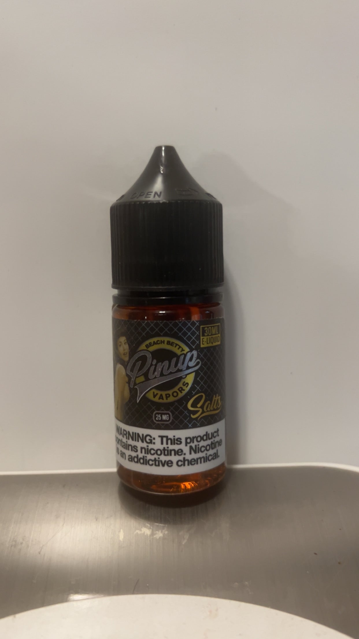 Pinup Beach Betty Vapors Salt 25mg 30ml